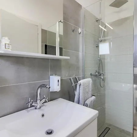 Luxury Modern With Pool Near The And Town Center, Extra Pool Heating Available Villa Pula