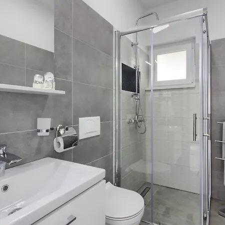 Luxury Modern With Pool Near The And Town Center, Extra Pool Heating Available * Pula