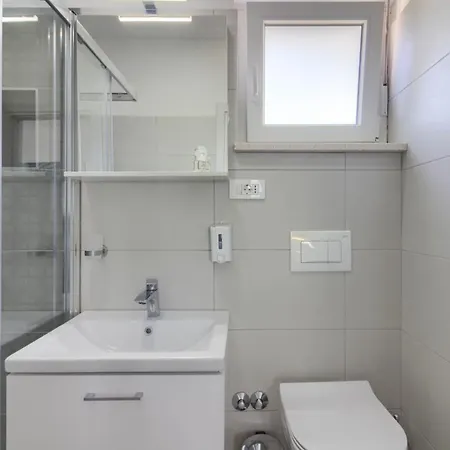 Villa Luxury Modern With Pool Near The And Town Center, Extra Pool Heating Available